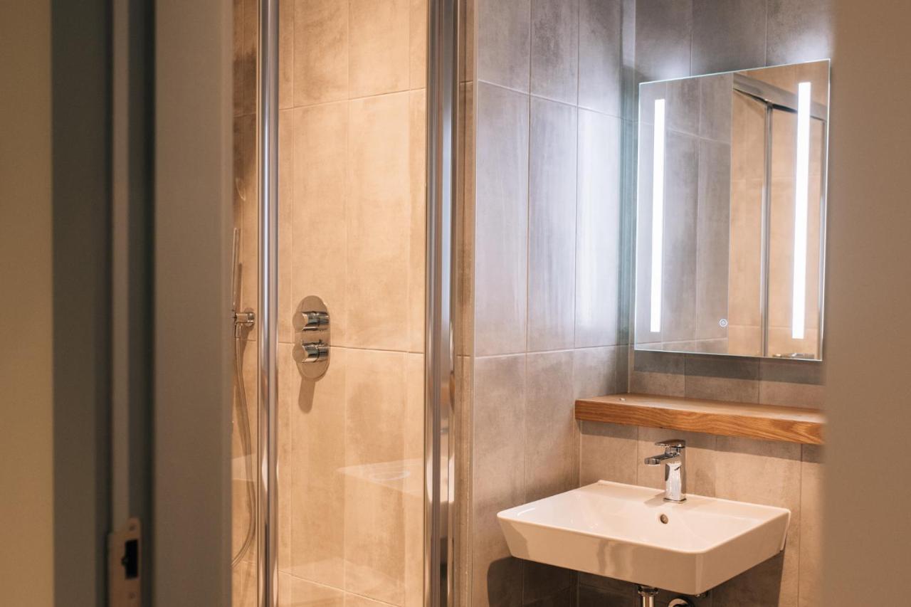 Haslem Hotel Лисберн Экстерьер фото